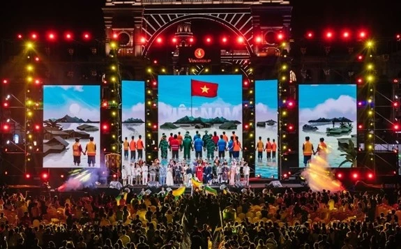 Một tiết mục văn nghệ trên sân khấu.