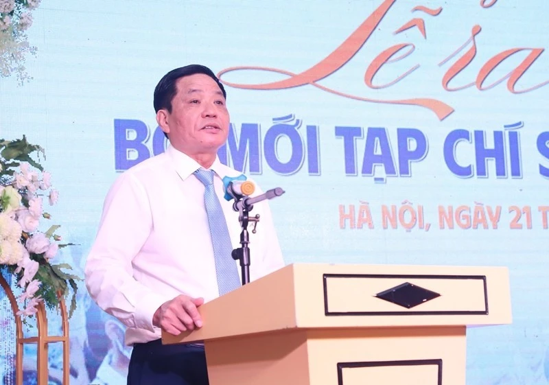 Tổng Biên tập Tạp chí Sức khỏe trẻ em Trần Doãn Tiến phát biểu tại buổi lễ ra mắt.