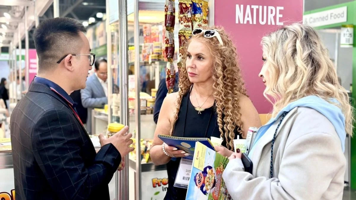 Doanh nghiệp Việt Nam và Liên bang Nga trao đổi hợp tác kinh doanh.