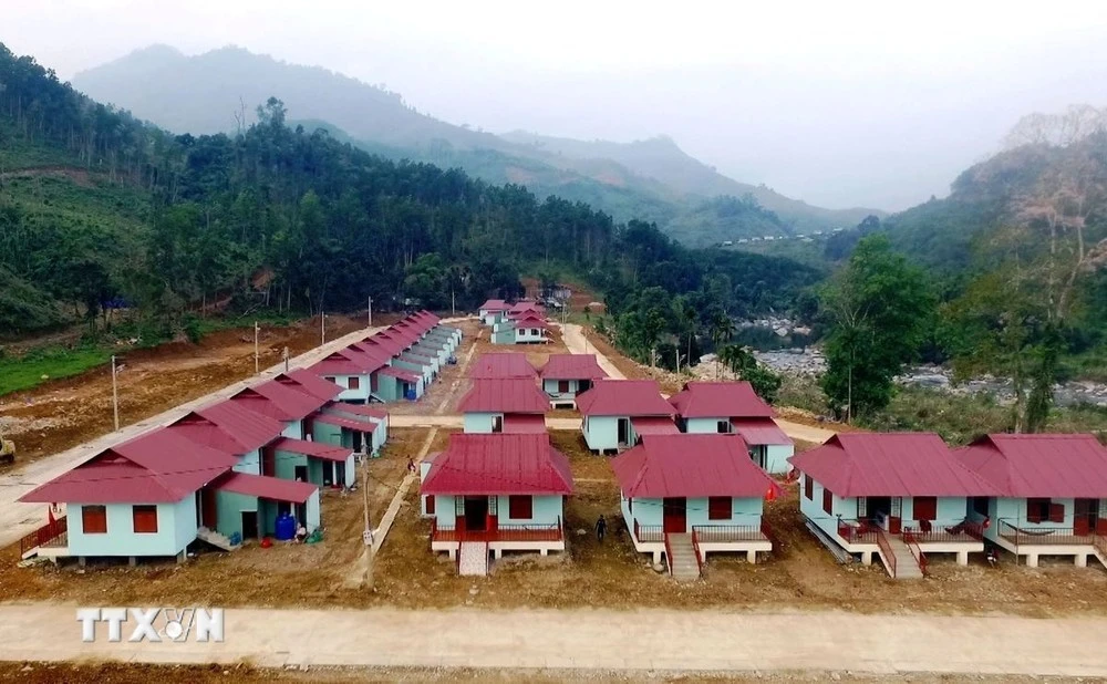 Những căn nhà ở tạm bợ của người dân làng Bằng La, xã Trà Leng, huyện Nam Trà My đã được thay mới, kiên cố hóa sau thiên tai.