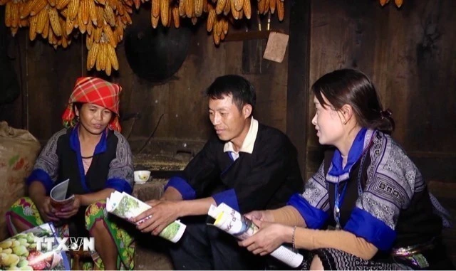 Đội ngũ báo cáo viên, tuyên truyền viên pháp luật thường xuyên xuống cơ sở để giúp người dân vùng cao hiểu rõ hơn về chủ trương của Đảng, chính sách, pháp luật của Nhà nước.