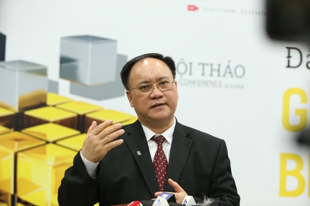 Ông Khôi nhấn mạnh việc khu vực kinh tế “đầu tàu” (Thành phố Hồ Chí Minh, Hà Nội, Bình Dương, Đồng Nai, Bà Rịa-Vũng Tàu) chưa đóng góp tỷ trọng lớn trong tăng trưởng. Ông Khôi nhấn mạnh việc khu vực kinh tế “đầu tàu” (Thành phố Hồ Chí Minh, Hà Nội, Bình Dương, Đồng Nai, Bà Rịa-Vũng Tàu) chưa đóng góp tỷ trọng lớn trong tăng trưởng.