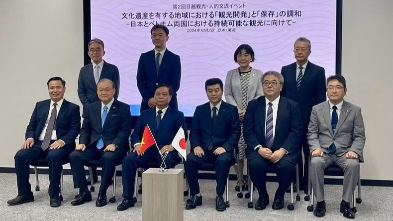 Hội thảo có sự tham gia thảo luận của đại diện lãnh đạo các cơ quan quản lý nhà nước về du lịch, đại diện các điểm đến du lịch, và chuyên gia du lịch giữa hai quốc gia.