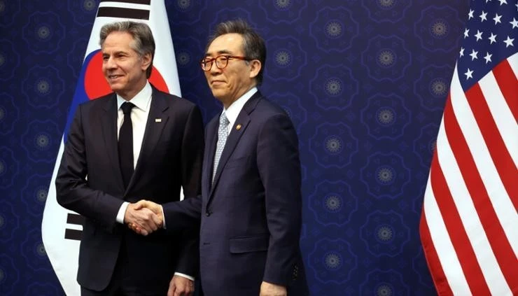 Ngoại trưởng Hàn Quốc Cho Tae-yul (phải) và Ngoại trưởng Mỹ Antony Blinken.