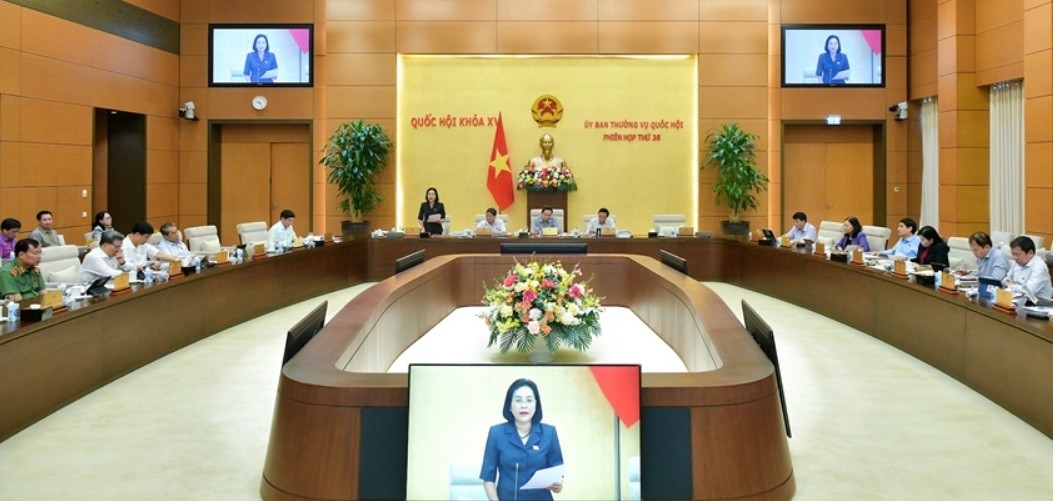 Quang cảnh phiên họp. 2-3383.jpg