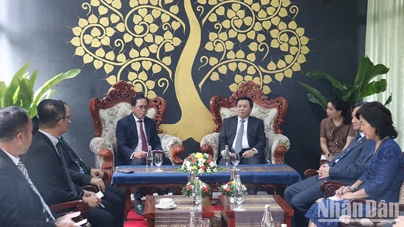 Đồng chí Nguyễn Xuân Thắng tiếp Lãnh đạo tỉnh Luang Prabang.