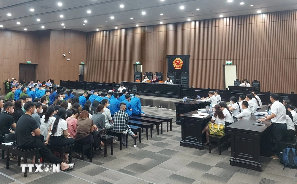 Quang cảnh phiên tòa ngày 22/8.