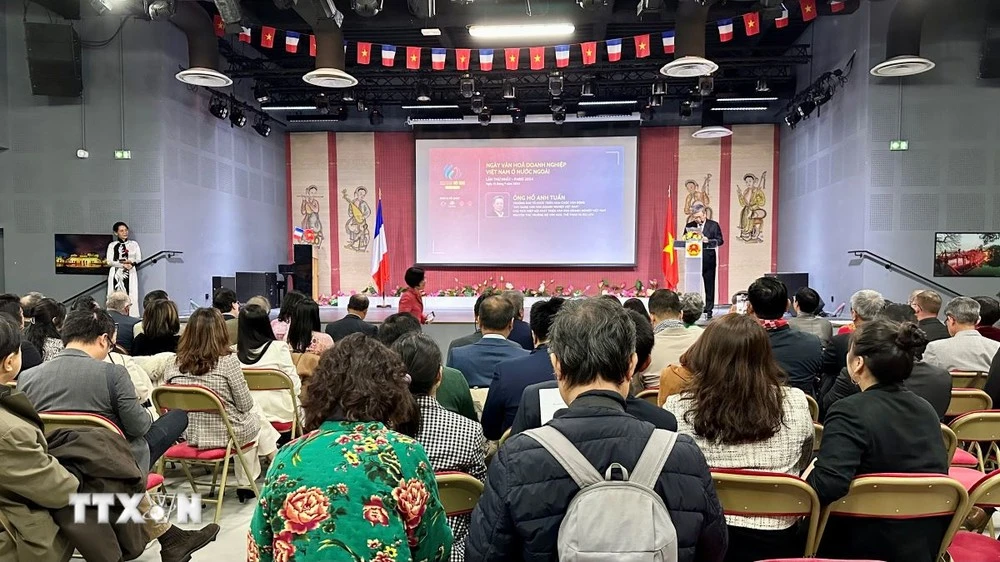 Sự kiện thu hút sự tham gia của đông đảo đại diện các bộ, ngành, hiệp hội doanh nghiệp Việt Nam đến từ Pháp và các nước châu Âu, cũng như doanh nghiệp Pháp hợp tác với Việt Nam.