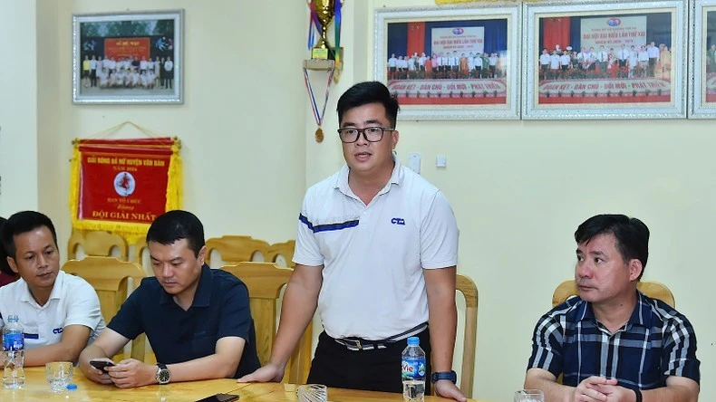 Đại diện công ty Cổ phần Đầu tư xây dựng CTA Việt Nam phát biểu ý kiến.