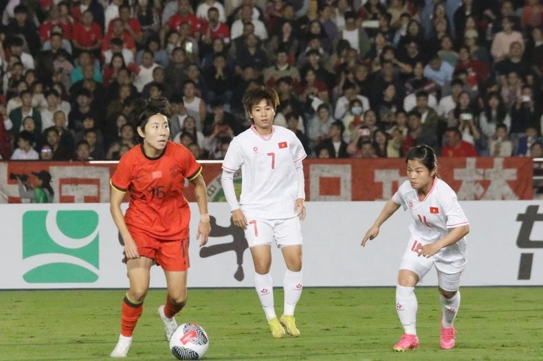 Đội tuyển nữ Trung Quốc có màn thể hiện sắc nét.