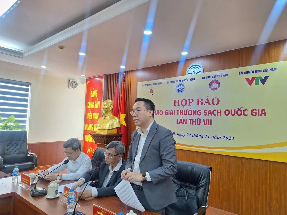 Cục trưởng Cục Xuất bản, In và Phát hành Nguyễn Nguyên thông tin về Giải thưởng.