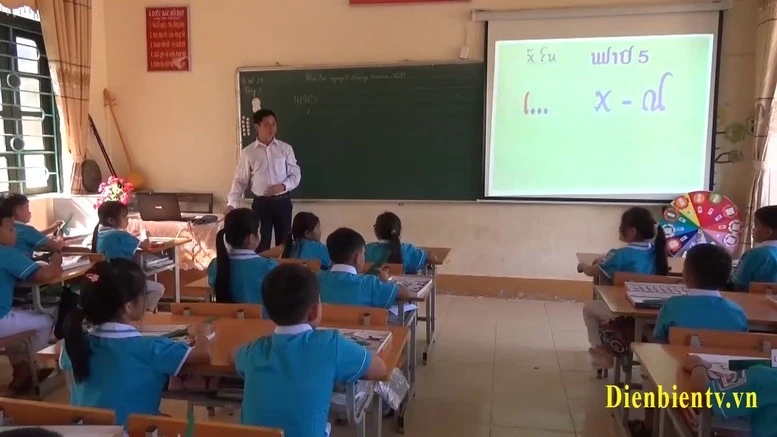 Lớp học dạy tiếng Thái cho học sinh tại huyện Tuần Giáo, tỉnh Điện Biên.
