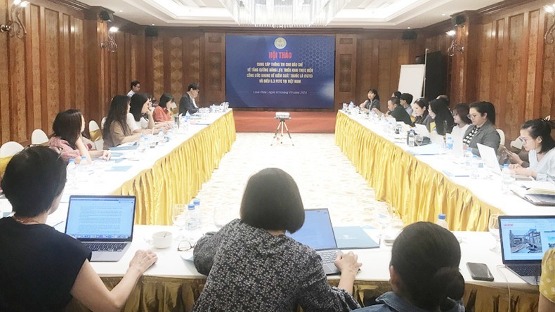 Các đại biểu tham gia hội thảo. Các đại biểu tham gia hội thảo.