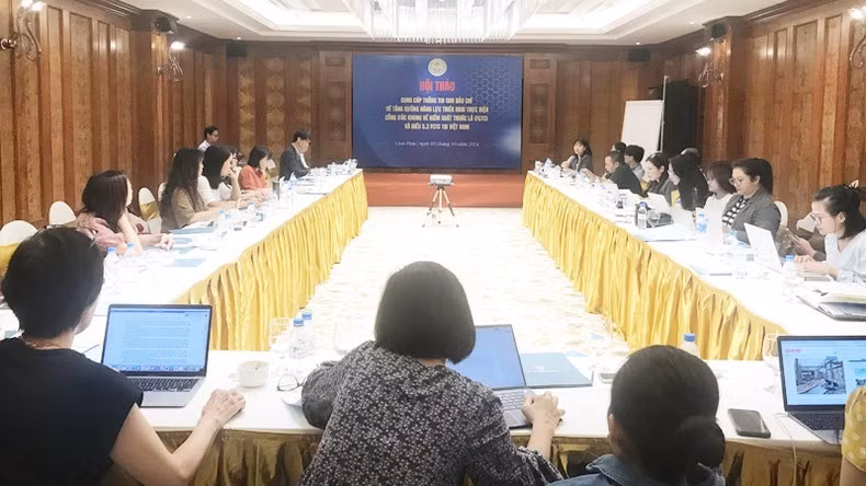 Các đại biểu tham gia hội thảo.