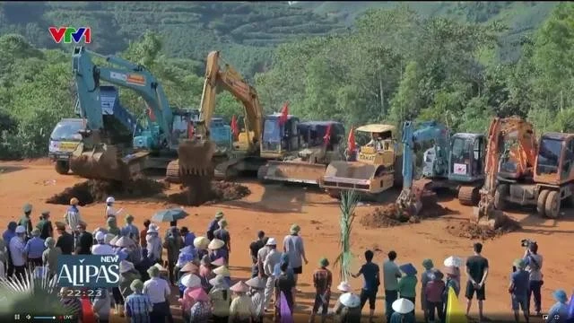 Lễ khởi công dự án tái định cư thôn Làng Nủ.