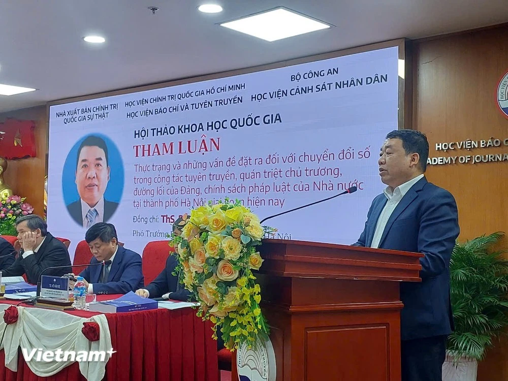 Thạc sỹ Đào Xuân Dũng, Phó Trưởng Ban Tuyên giáo Thành ủy Hà Nội phát biểu tại hội thảo.