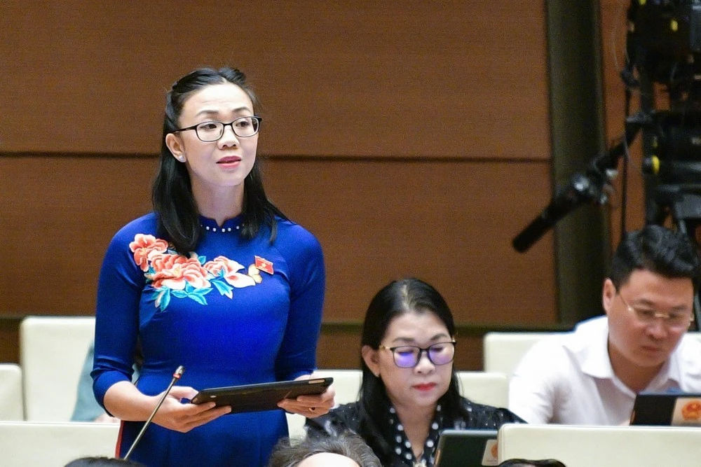 Đại biểu Trịnh Thị Tú Anh - Đoàn đại biểu quốc hội tỉnh Lâm Đồng.