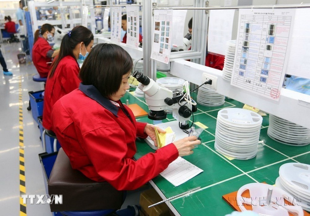 Người lao động khuyết tật làm việc tại Công ty TNHH Điện tử Chilisin Việt Nam, 100% vốn Đài Loan (Trung Quốc) được hưởng các quyền lợi bình đẳng như mọi lao động khác, với mức lương 5 triệu đồng/tháng.