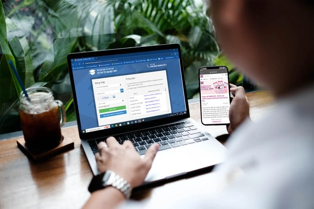 Các thí sinh có thể lựa chọn tới 17 kênh để thanh toán lệ phí xét tuyển đại học.