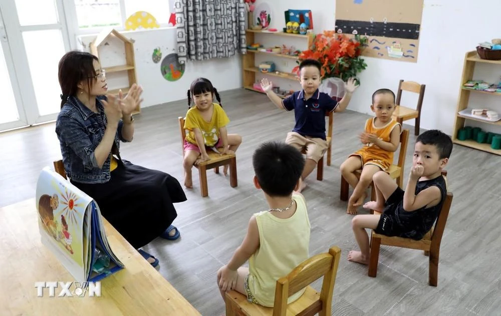 Giờ học tại Lớp Mầm non độc lập Việt Mỹ trong Khu Công nghiệp Bảo Minh, huyện Vụ Bản, tỉnh Nam Định.