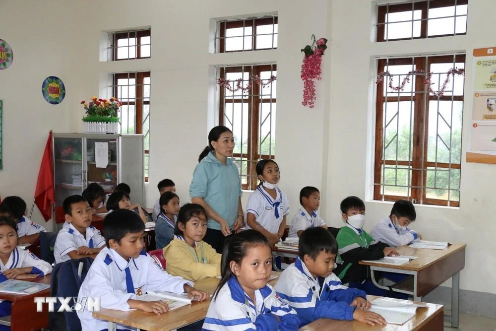 Giờ học tại lớp học hòa nhập có học sinh khuyết tật tại Nghệ An.