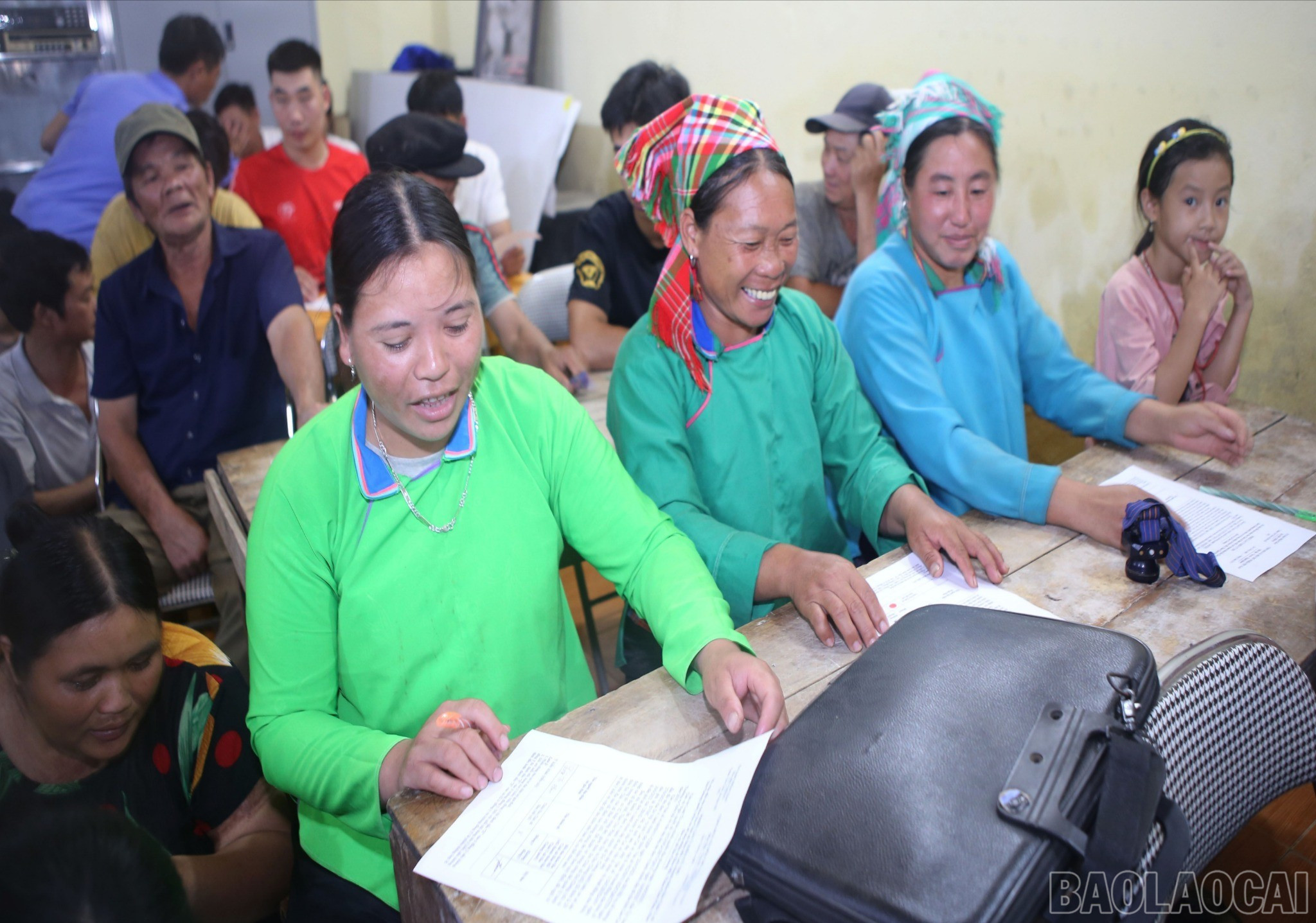 The consultation on changing the village name was public, transparent, and created high consensus. baolaocai-br_viec-lay-y-kien-doi-ten-thon-duoc-cong-khai-minh-bach-tao-su-dong-thuan-cao-485.jpg