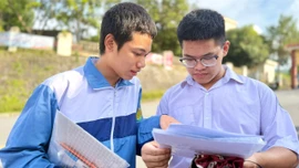Kỳ thi tốt nghiệp THPT năm 2025: Nhiều thí sinh đánh giá đề Toán khó
