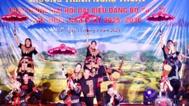 Chương trình nghệ thuật chào mừng Đại hội Đảng bộ xã Y Tý