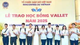 Gần 50 học sinh Lào Cai được nhận học bổng Vallet 2025