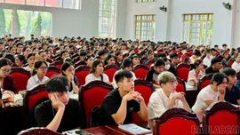 Gần 1.000 sinh viên tham gia “Tuần sinh hoạt công dân – sinh viên”