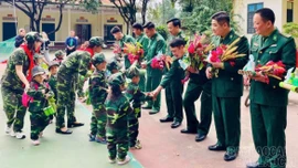 Lào Cai: Các trường học sôi nổi các hoạt động nhân Ngày thành lập Quân đội nhân dân Việt Nam