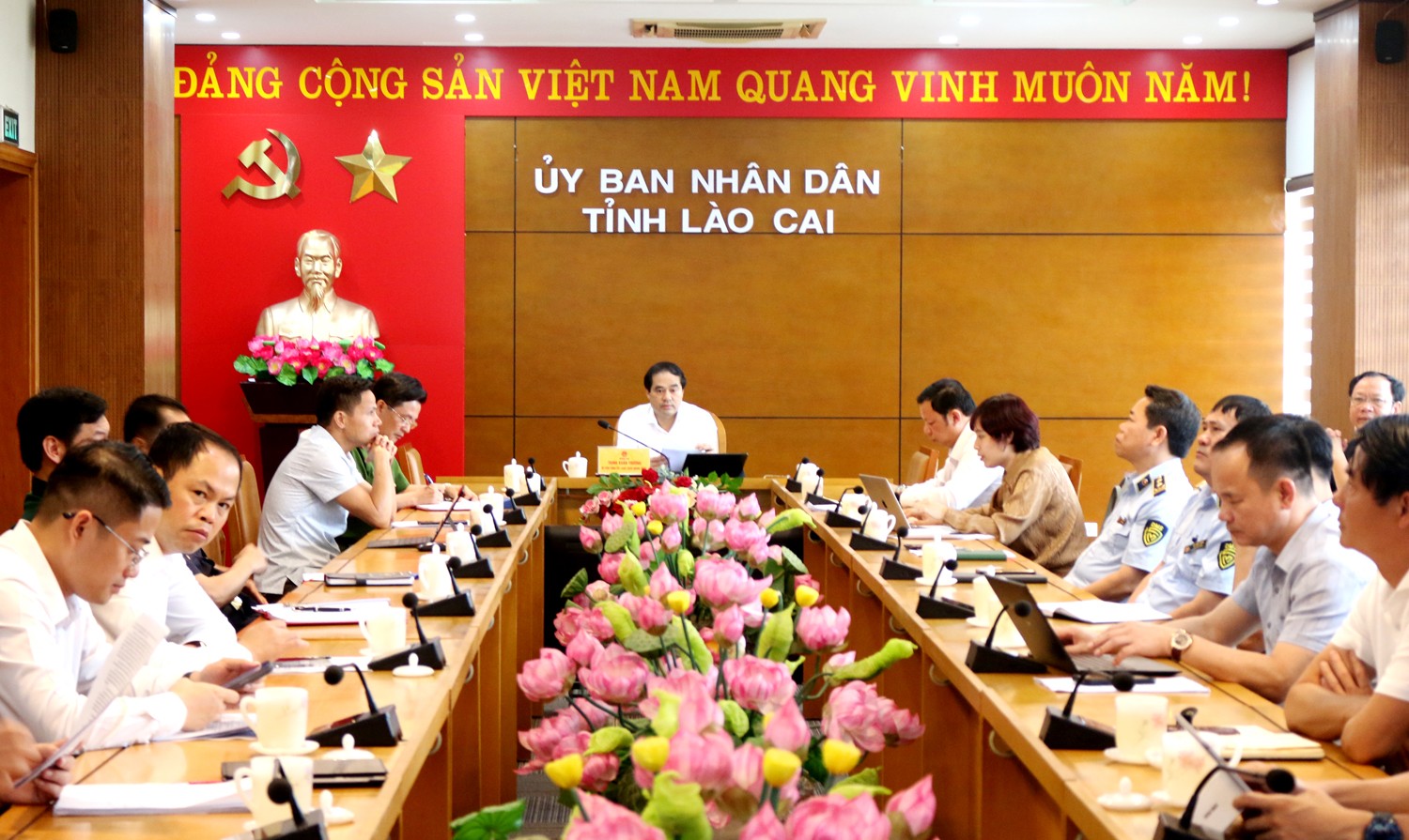 Đại biểu dự hội nghị tại điểm cầu Lào Cai. img-6547.jpg