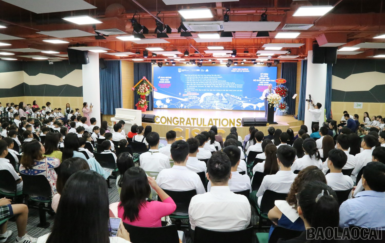 Quang cảnh lễ khai giảng. baolaocai-br_img-9102.jpg