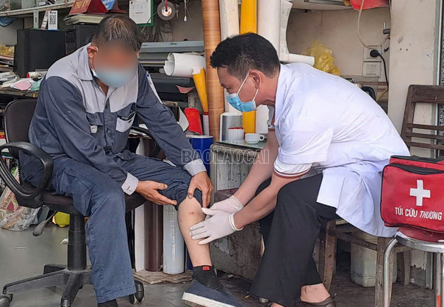 Một bệnh nhân bị chó dại cắn vào tháng 5/2025 được bác sĩ chăm sóc sức khỏe. baolaocai-c_z6775470269514-8852d72168e582d569ac65f9c306f4ea.jpg