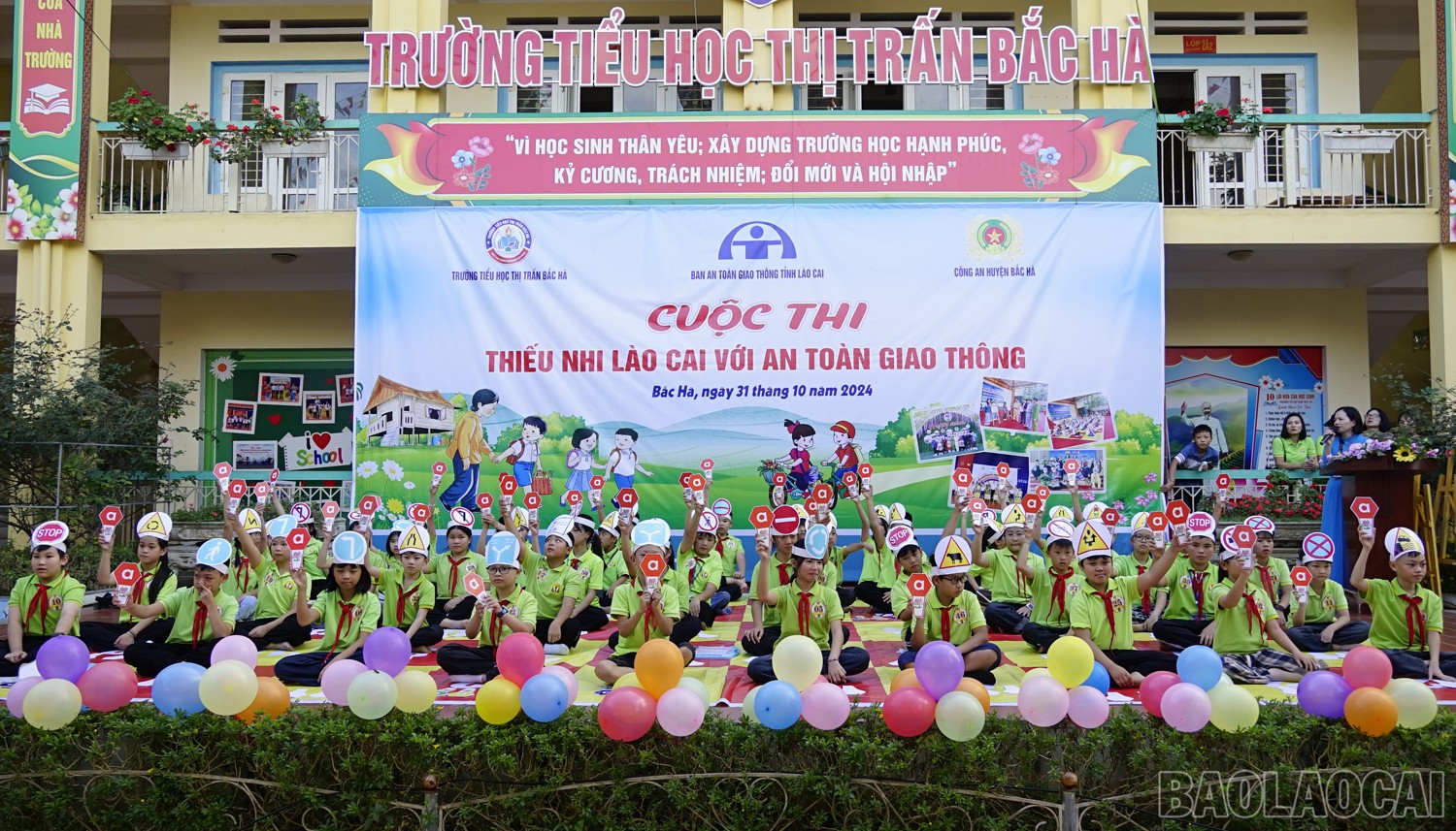 Thi trả lời câu hỏi tìm hiểu Luật Giao thông đường bộ. baolaocai-br_dsc5643.jpg