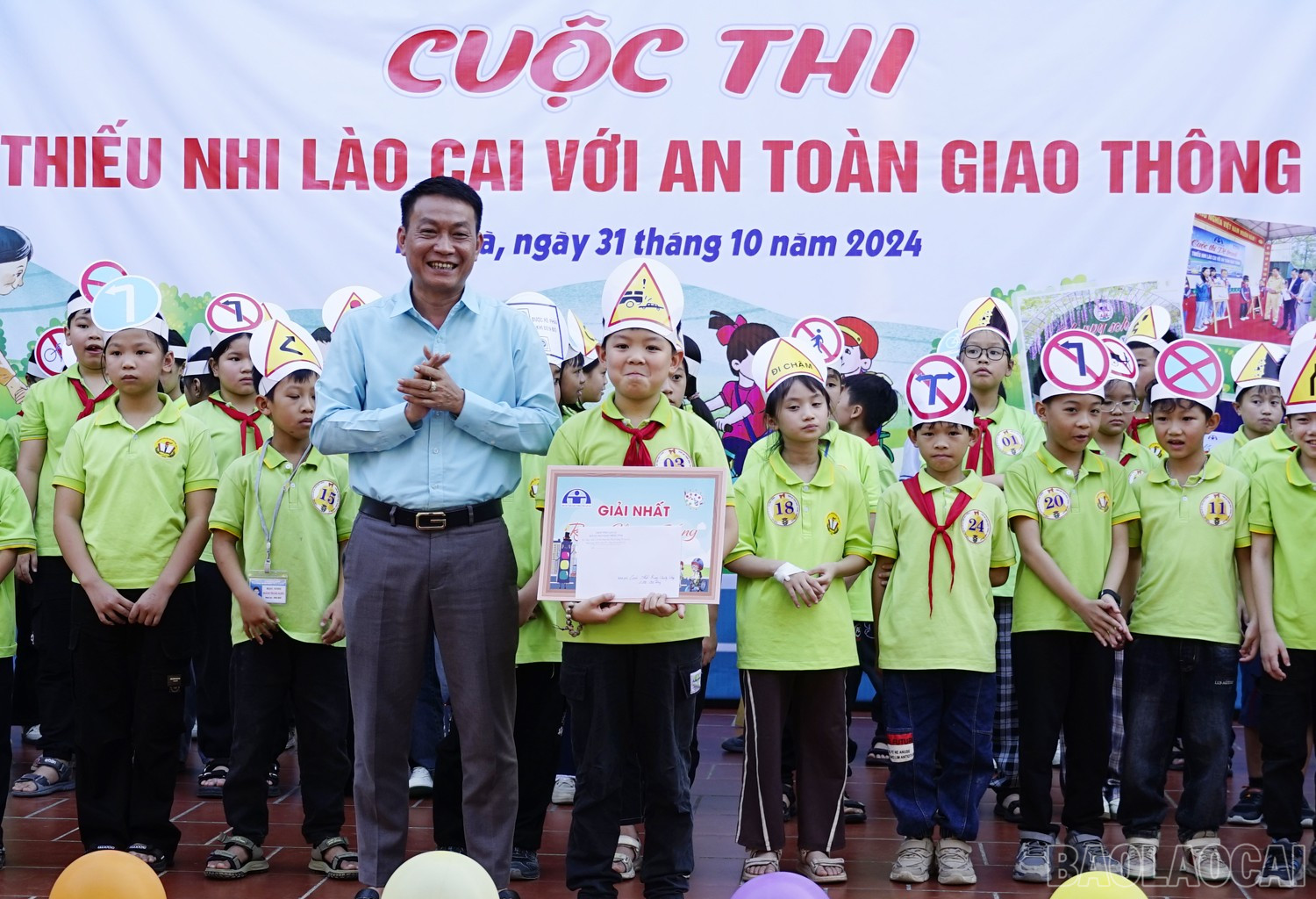 Gần 1 nghìn thiếu nhi Bắc Hà thi tìm hiểu về an toàn giao thông ảnh 5 baolaocai-br_dsc5690.jpg