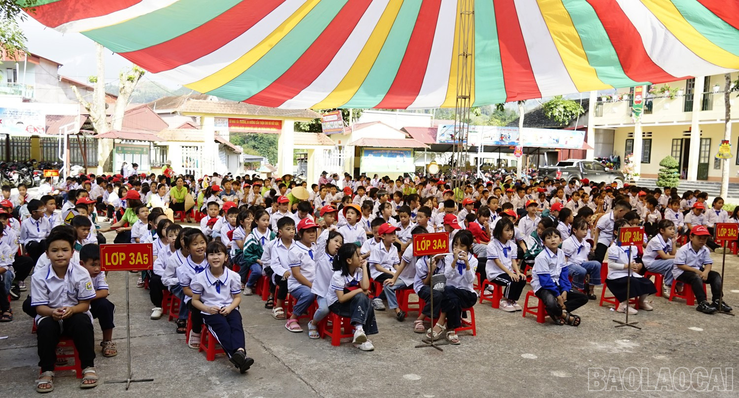 Cuộc thi thu hút gần 1 nghìn học sinh tham gia. baolaocai-br_dsc5622.jpg