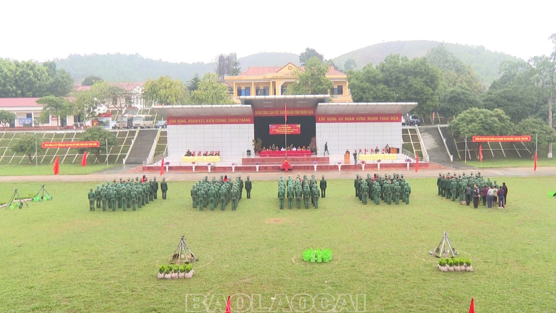 Quang cảnh lễ phát động.