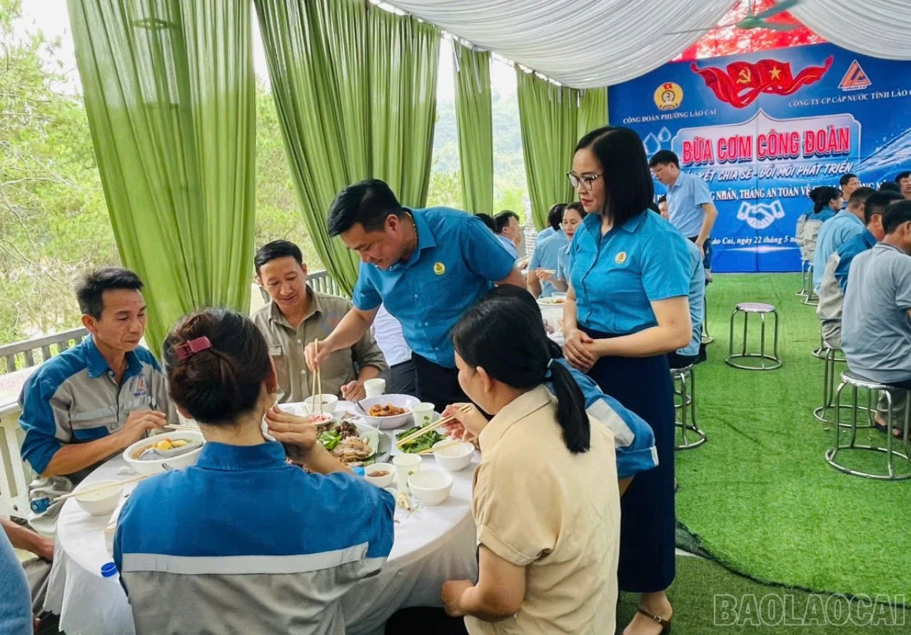 br-bua-com-cong-doan-p-lao-cai.jpg