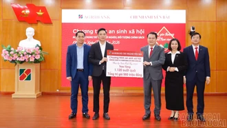 Agribank Chi nhánh Yên Bái trao tặng 1.120 suất quà tết cho người nghèo, đối tượng chính sách