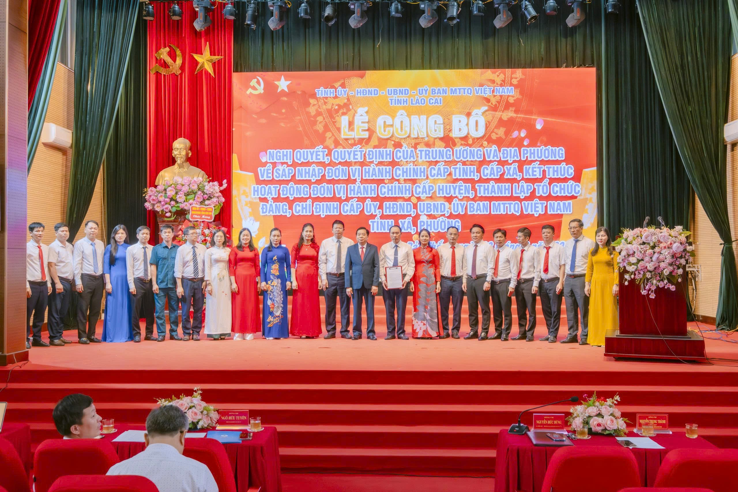 Ra mắt Ban Chấp hành Đảng bộ xã Bảo Thắng. Ra mắt Ban Chấp hành Đảng bộ xã Bảo Thắng.