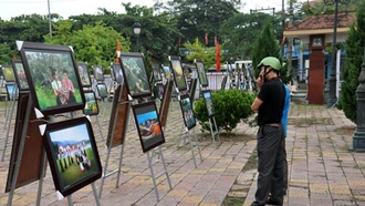 Triển lãm tranh ảnh nghệ thuật “Đất và người Yên Bái” tại thị xã Nghĩa Lộ 