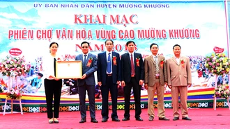 Khai mạc “Phiên chợ văn hóa vùng cao” huyện Mường Khương