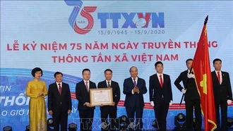 Thủ tướng Nguyễn Xuân Phúc: Thông tấn xã Việt Nam cần tiếp tục giữ vững vị thế là một trung tâm thông tin tin cậy của Đảng, Nhà nước 