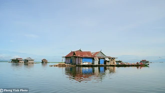 Ngôi làng có nhà cửa đổi hướng mỗi tuần ở Indonesia