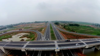 Cao tốc Nội Bài-Lào Cai: Lượng xe bị từ chối phục vụ cao kỷ lục