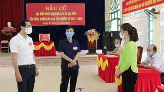 Lãnh đạo Ủy ban Bầu cử tỉnh kiểm tra công tác bầu cử tại các địa phương