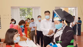 Những hình ảnh ấn tượng tại cuộc bầu cử