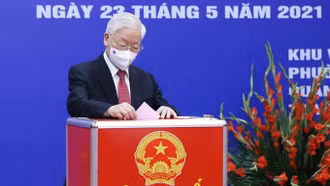 Lãnh đạo Đảng, Nhà nước thực hiện quyền công dân