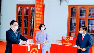 Chủ tịch Quốc hội Vương Đình Huệ: Qua cuộc bầu cử càng thấy được sức mạnh của nhân dân 